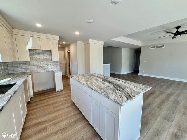 8323 Peninsula Circle, Grand Blanc, MI 48439