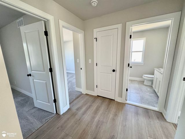 8323 Peninsula Circle, Grand Blanc, MI 48439
