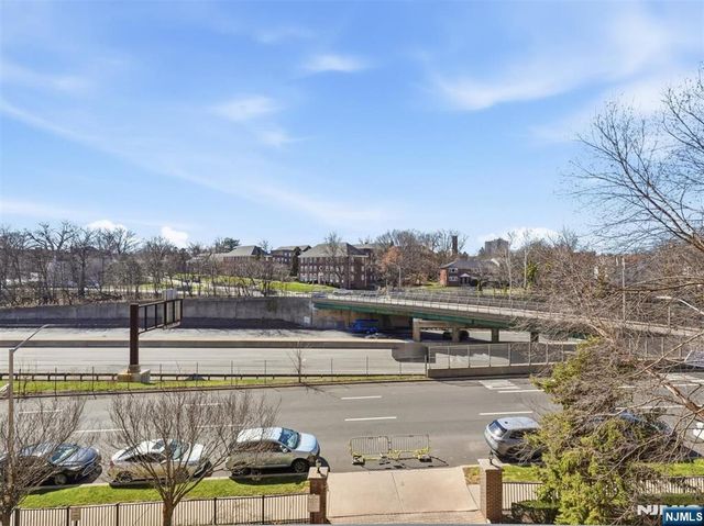 60 Parkway Drive 4G, East Orange, NJ 07017
