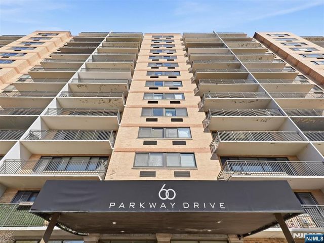 60 Parkway Drive 4G, East Orange, NJ 07017