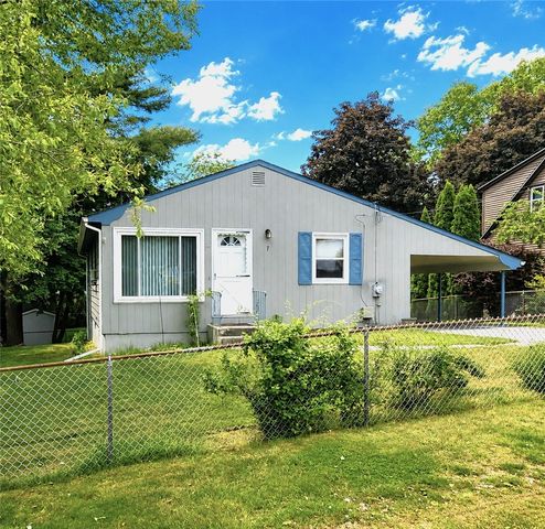 7 Dell Street, Coventry, RI 02816
