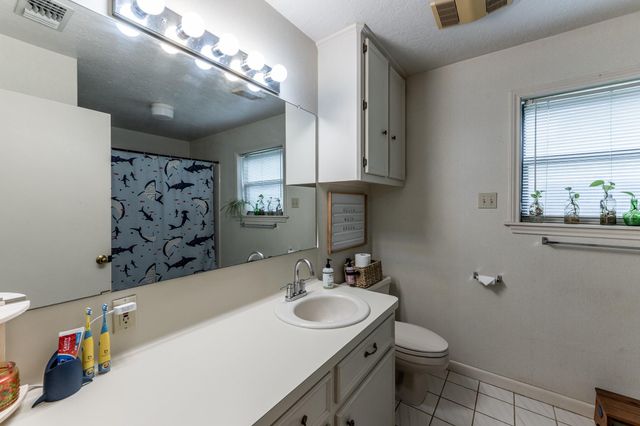 3304 Parr Dr, Huntsville, TX 77340