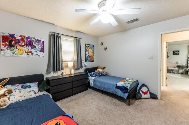 3304 Parr Dr, Huntsville, TX 77340