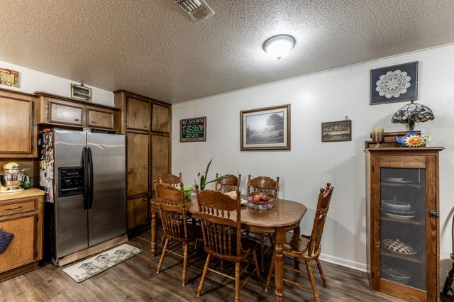 3304 Parr Dr, Huntsville, TX 77340