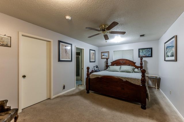3304 Parr Dr, Huntsville, TX 77340