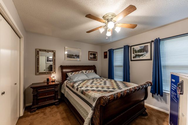3304 Parr Dr, Huntsville, TX 77340