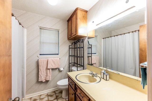 3304 Parr Dr, Huntsville, TX 77340