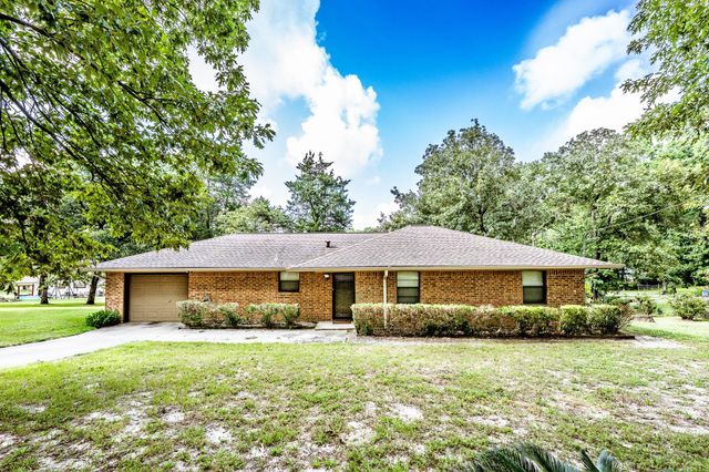 3304 Parr Dr, Huntsville, TX 77340