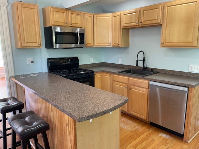 809 Edgewood Avenue 2, New Haven, CT 06515