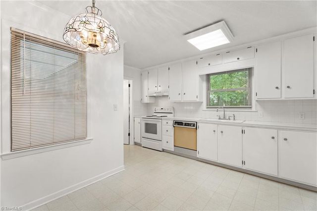 4480 Langhorne Drive, Winston-salem, NC 27106