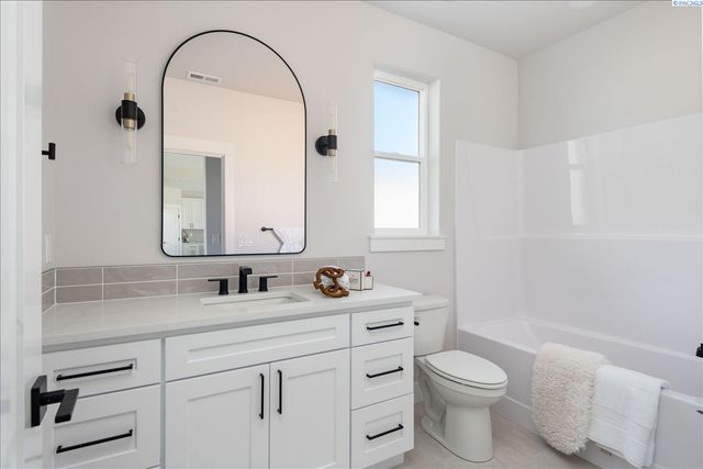 7151 W 35th, Kennewick, WA 99338