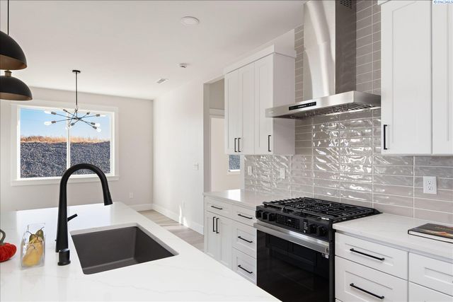 7151 W 35th, Kennewick, WA 99338