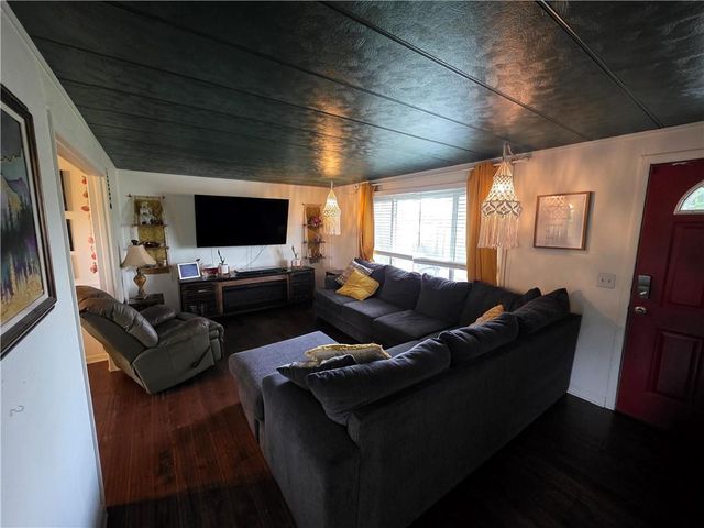 27722 S State Route 7 Highway, Harrisonville, MO 64701