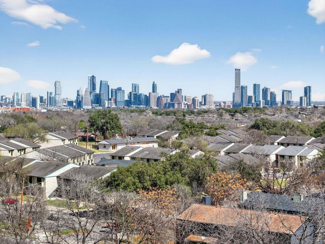 1402 Southport DR, Austin, TX 78704