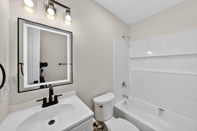 1402 Southport DR, Austin, TX 78704