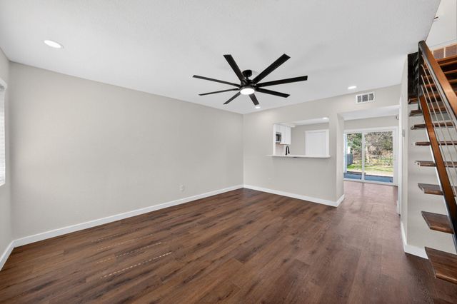 1402 Southport DR, Austin, TX 78704