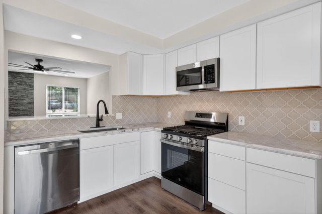 1402 Southport DR, Austin, TX 78704