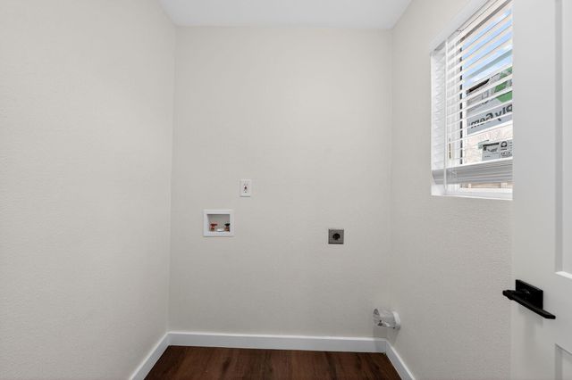 1402 Southport DR, Austin, TX 78704