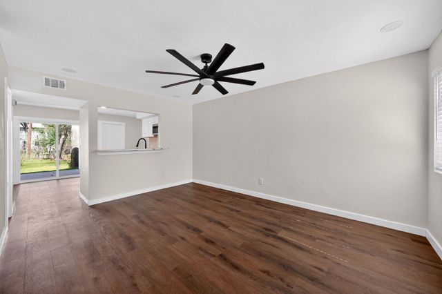 1402 Southport DR, Austin, TX 78704