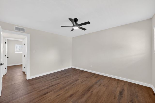 1402 Southport DR, Austin, TX 78704