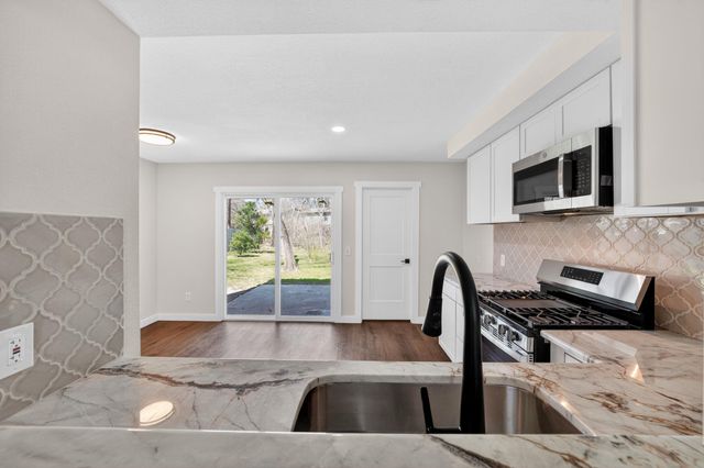 1402 Southport DR, Austin, TX 78704