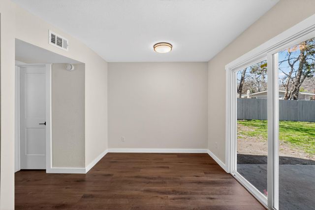 1402 Southport DR, Austin, TX 78704