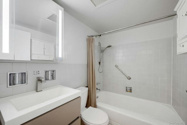 1 Stoneleigh Plaza 1T, Bronxville, NY 10708