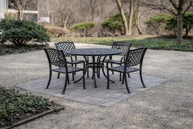 1 Stoneleigh Plaza 1T, Bronxville, NY 10708