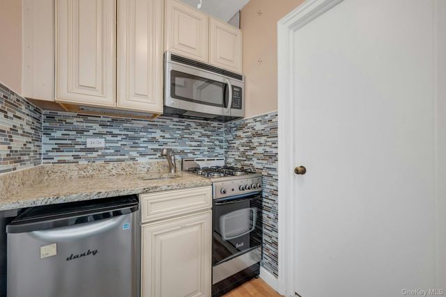 1 Stoneleigh Plaza 1T, Bronxville, NY 10708