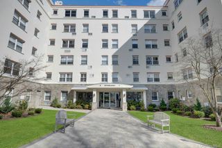 1 Stoneleigh Plaza 1T, Bronxville, NY 10708