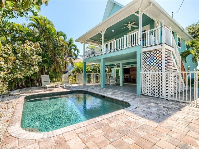 6020 Cypress LN, Bonita Springs, FL 34134