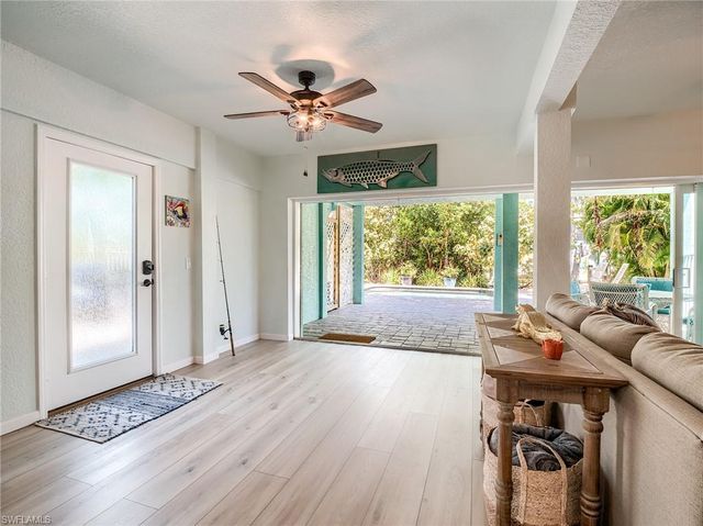 6020 Cypress LN, Bonita Springs, FL 34134