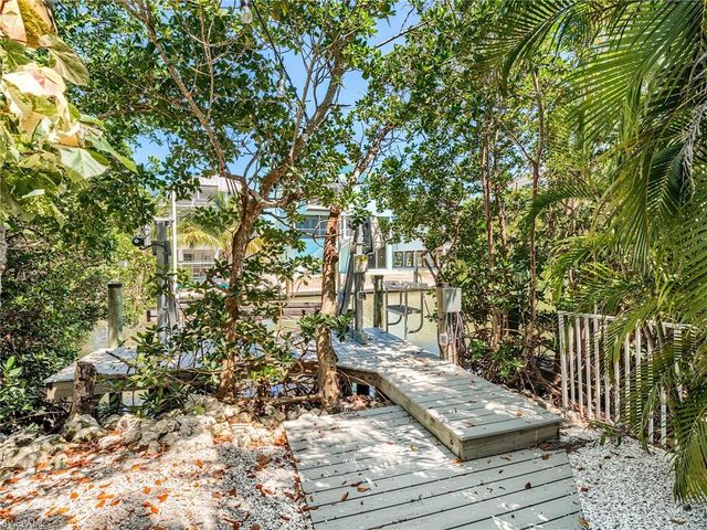6020 Cypress LN, Bonita Springs, FL 34134