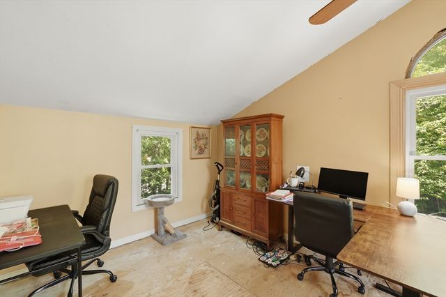 16 Kosta Avenue, Rutland, MA 01543