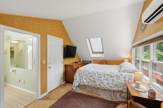 16 Kosta Avenue, Rutland, MA 01543