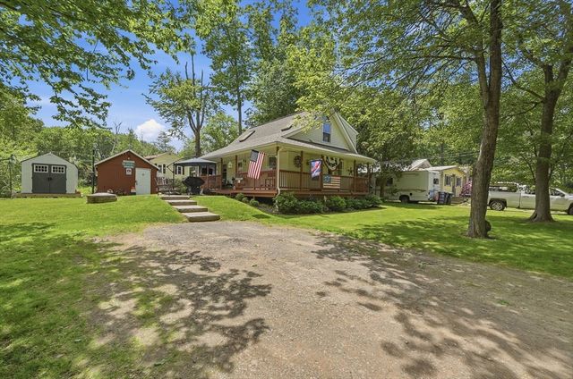 16 Kosta Avenue, Rutland, MA 01543