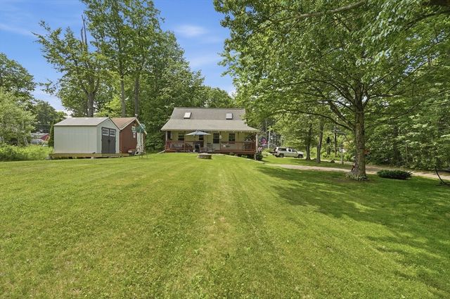 16 Kosta Avenue, Rutland, MA 01543