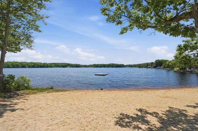 16 Kosta Avenue, Rutland, MA 01543