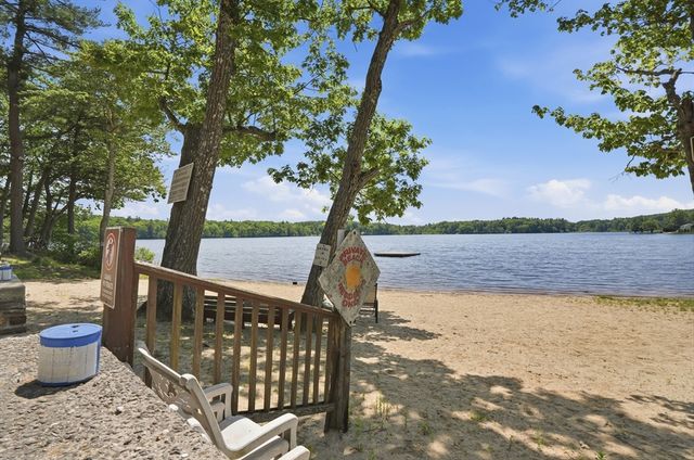 16 Kosta Avenue, Rutland, MA 01543