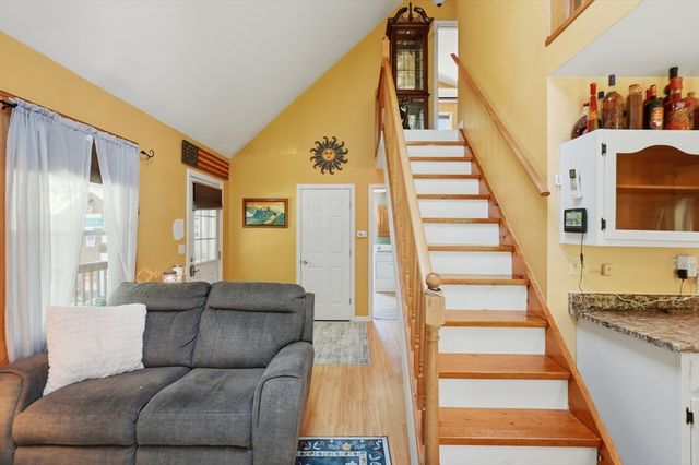 16 Kosta Avenue, Rutland, MA 01543