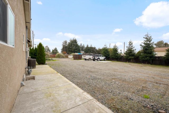 960 Elma St, Hickman, CA 95323