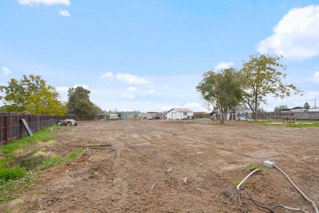 960 Elma St, Hickman, CA 95323