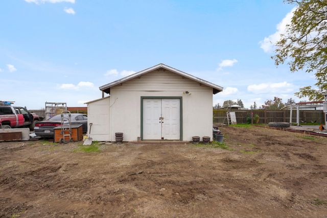 960 Elma St, Hickman, CA 95323