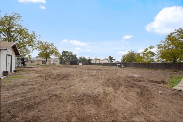 960 Elma St, Hickman, CA 95323