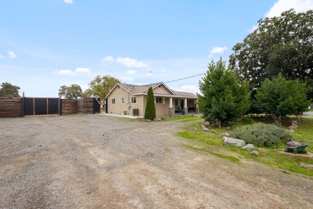 960 Elma St, Hickman, CA 95323