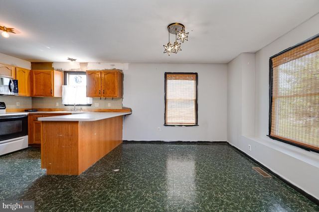272 N WHITEOAK ST, Kutztown, PA 19530