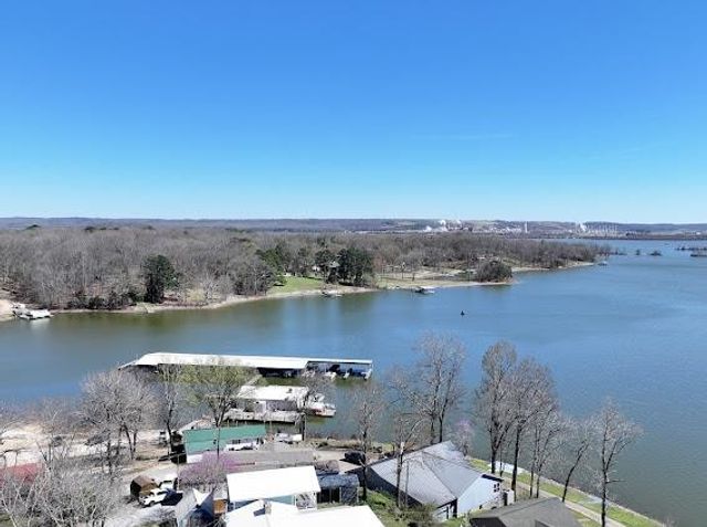 96 Quail Ln, Camden, TN 38320