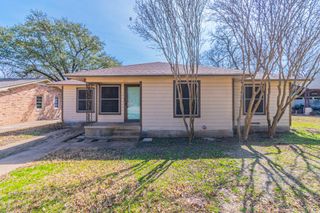 106 Monticello Drive, Waxahachie, TX 75165