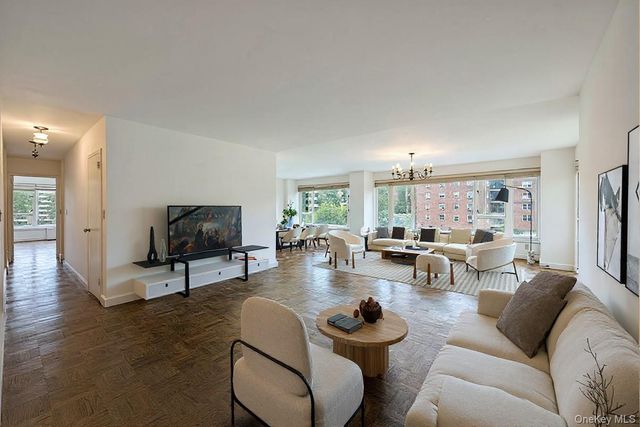 166-25 Powells Cove Boulevard 3F, Beechhurst, NY 11357