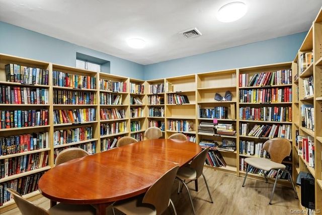 166-25 Powells Cove Boulevard 3F, Beechhurst, NY 11357